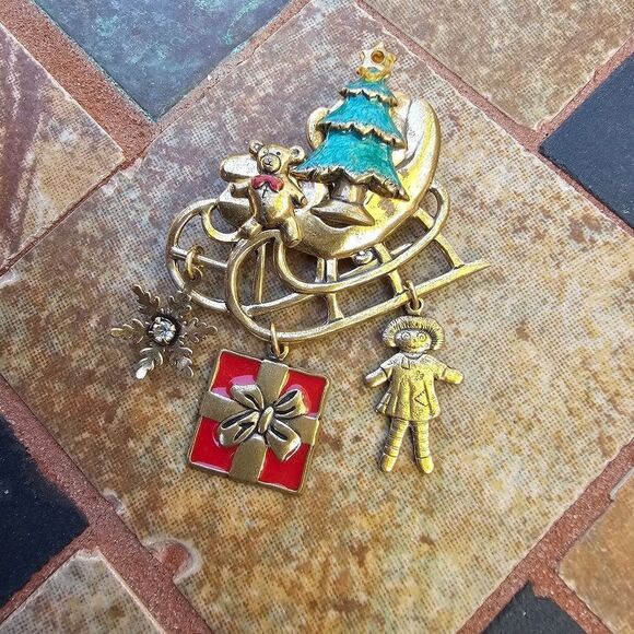 Vintage Jewelry - Vintage Gold Sleigh and Gifts Figural Christmas Brooch